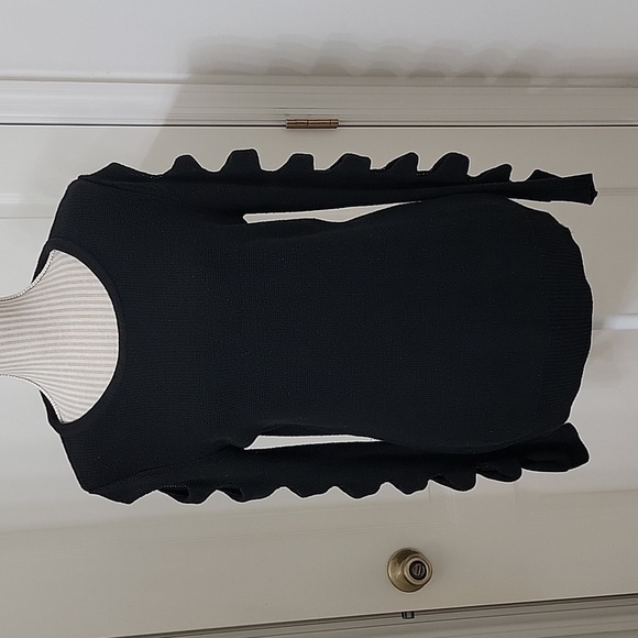 harper lane Sweaters - Harper Lane, Size M Black Hole Cutout Sleeve Long Sleeve Knit Sweater, EUC